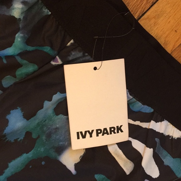 NWT Ivy Park Cloud Print Perforated Running Shorts - Picture 3 of 6